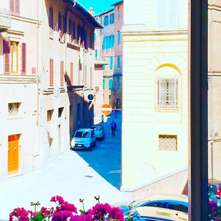 B&B Le Camere Di Livia Siena Exterior foto