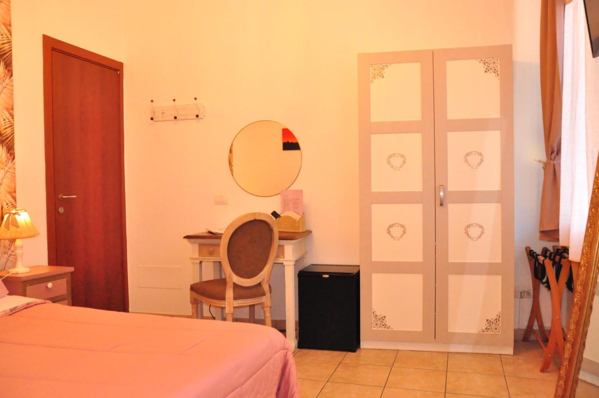 B&B Le Camere Di Livia Siena Exterior foto