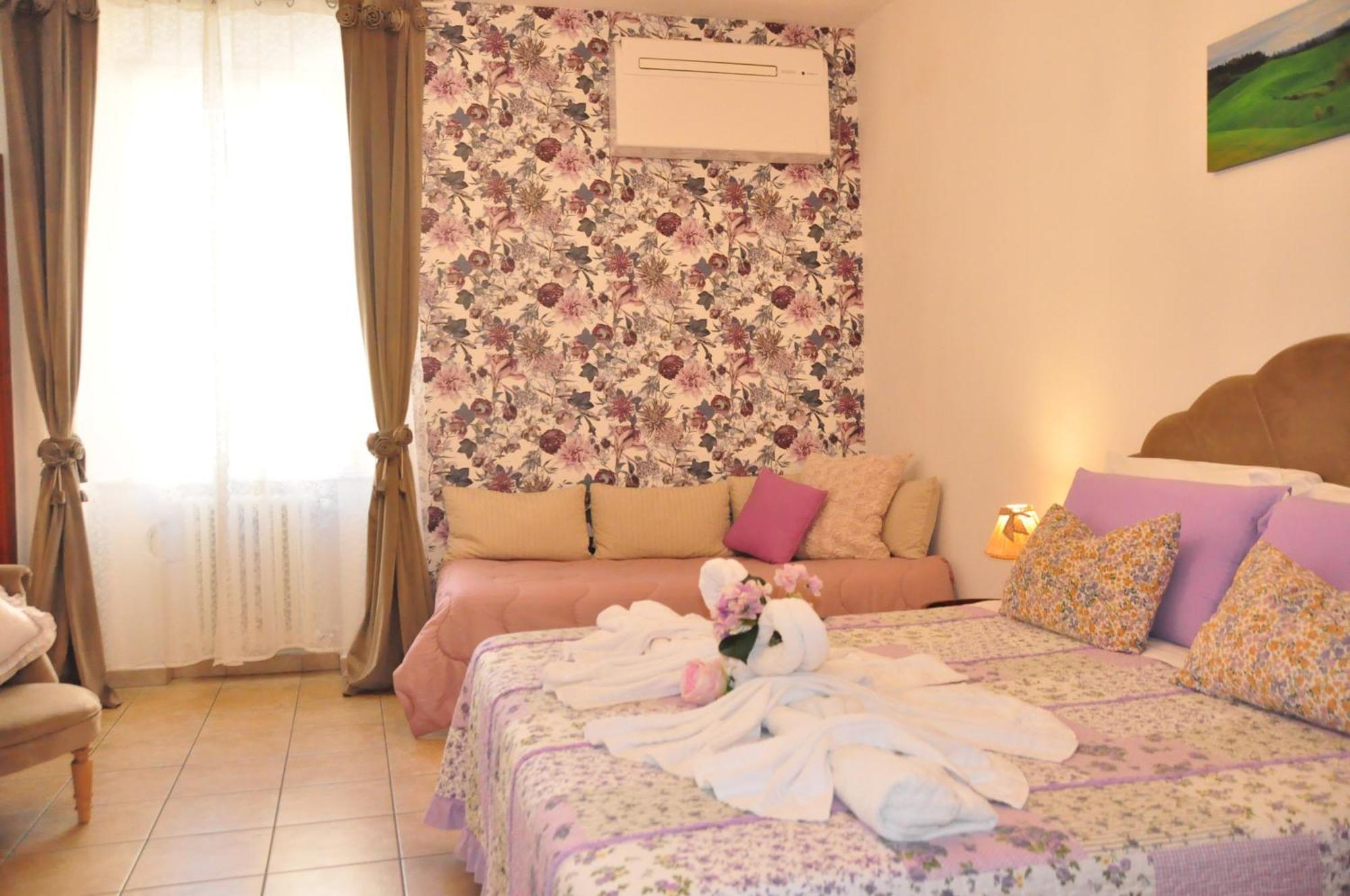 B&B Le Camere Di Livia Siena Exterior foto